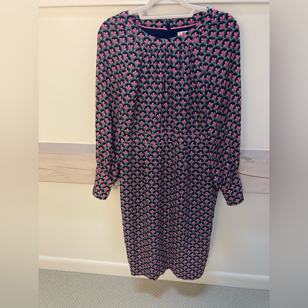 Beautiful Boden dress, size 8 for sale. Cuffed sleeves with buttons, lined.